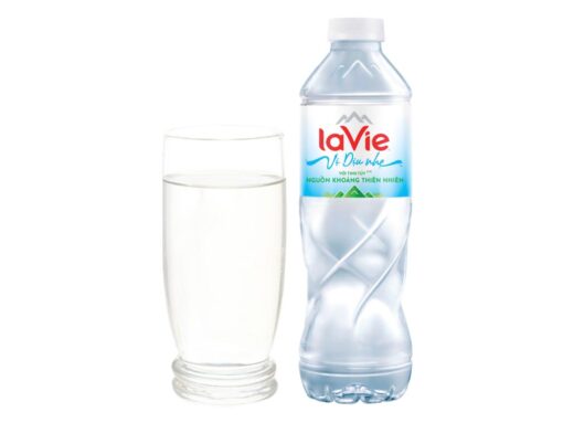 Thùng 24 chai nước khoáng La Vie 500ml vị dịu nhẹ - Hình ảnh 3